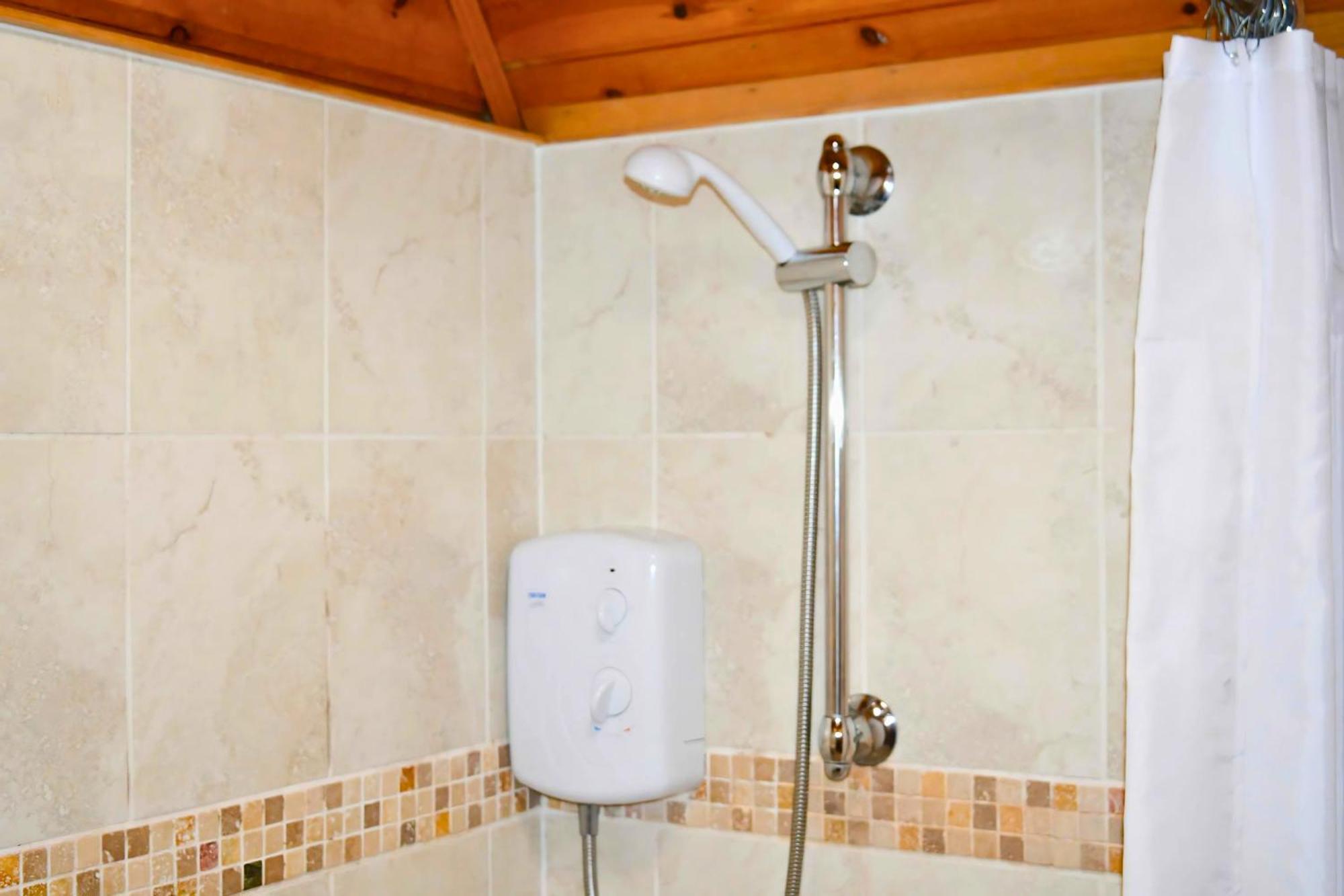 Peaceful Cowslip Lodge - Finlake Spa Resort In Devon Chudleigh Екстериор снимка