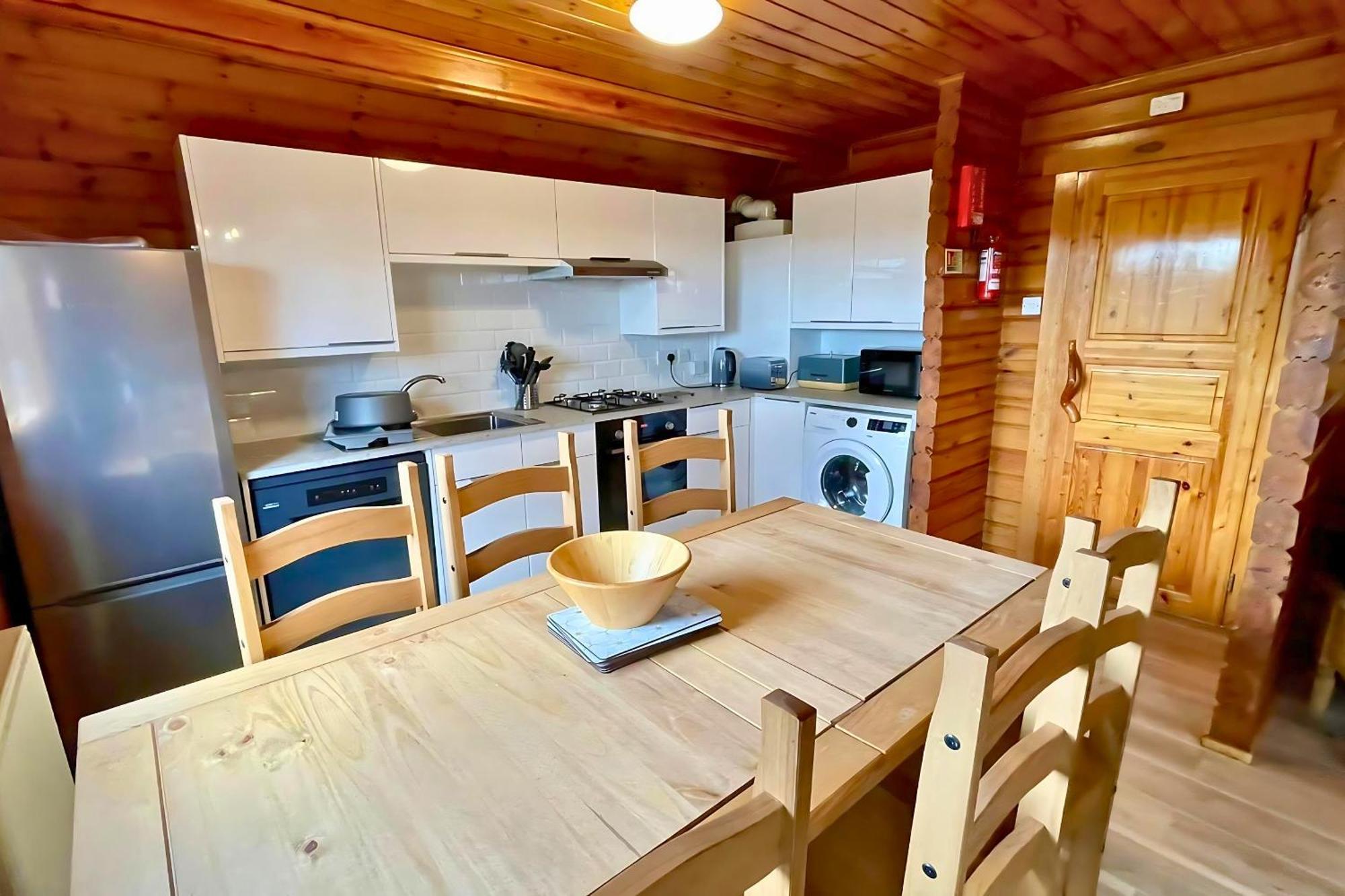 Peaceful Cowslip Lodge - Finlake Spa Resort In Devon Chudleigh Екстериор снимка